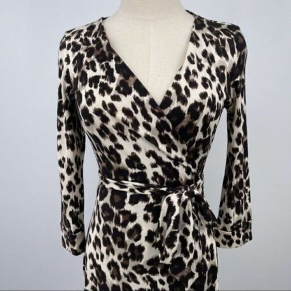 Diane Von Furstenberg classic wrapdress sz 4 BoxI cheetah print 3/4 sleeves - Picture 2 of 7